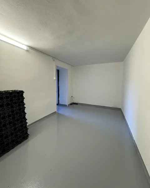Uzamykatelná lyžárna a kolárna